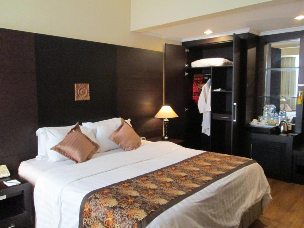 Hotel Pacific